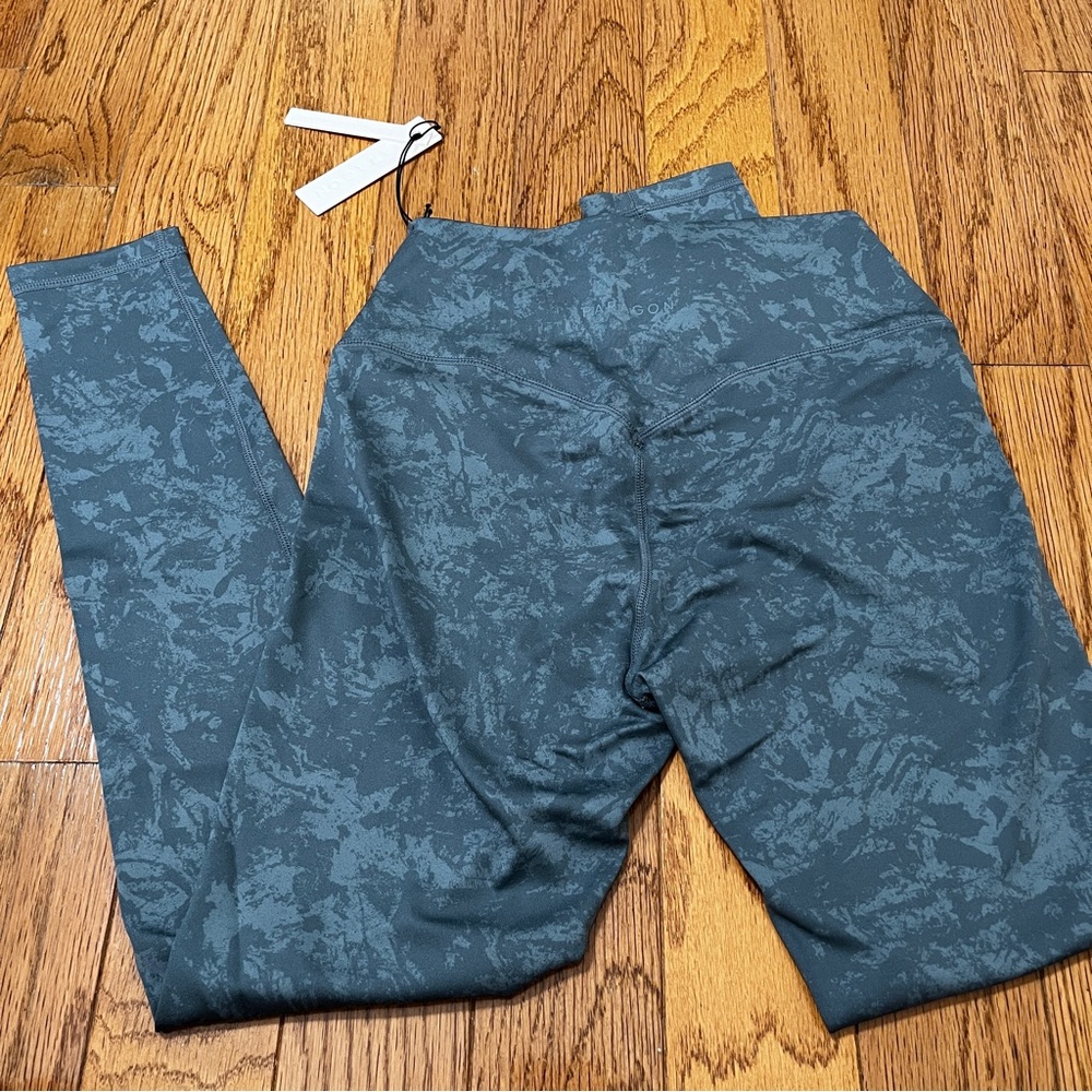 NWT Paragon Reluna Sculpteam Leggings gray